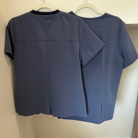 FIGS Scrub Top *SET* Blue Tops (Size M) - Picture 5 of 7